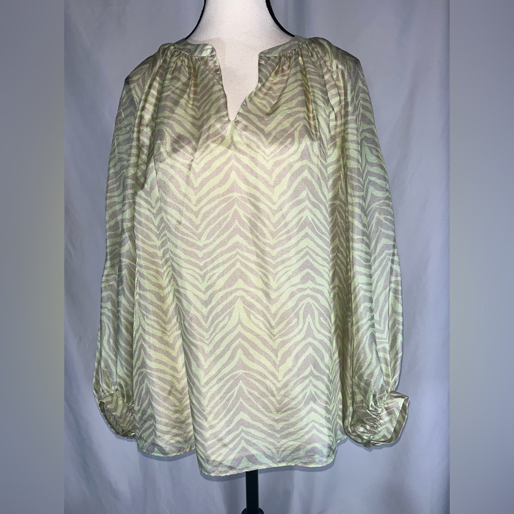 Lafayette 148 V-Neck Poet Sleeves Button Collar Zebra Print Silk Blouse